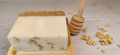 Bee Gentle - Natural Soap (Honey, Vanilla and Oatmeal)