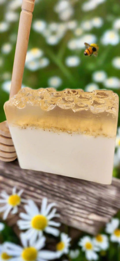 Bee Gentle - Natural Soap (Honey, Vanilla and Oatmeal)