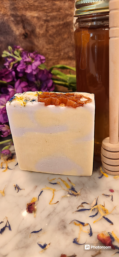 Bee Wild - Natural Soap (Honeysuckle & Lemon)