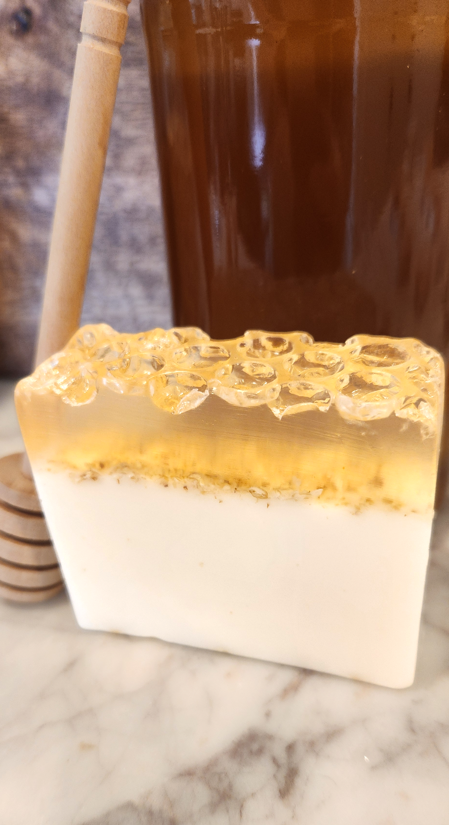 Bee Gentle - Natural Soap (Honey, Vanilla and Oatmeal)