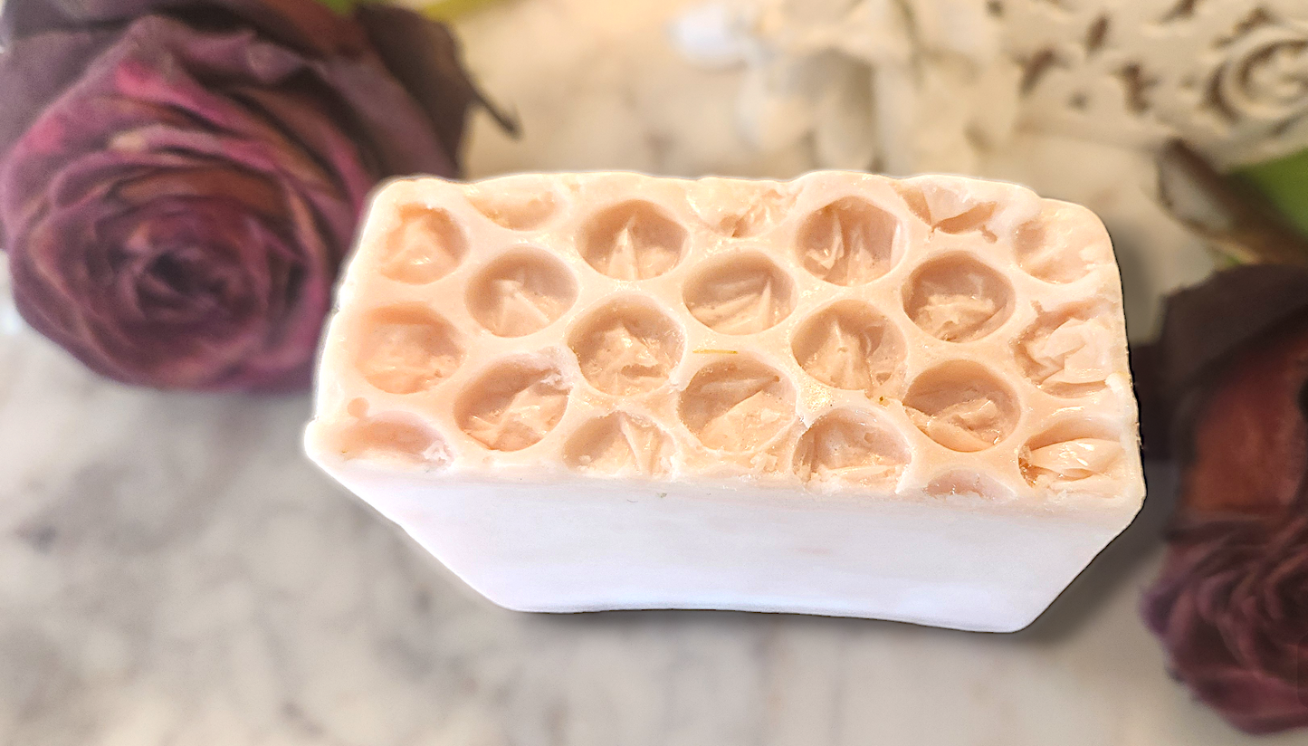 Bee Lovely - Natural Soap (Rose & Gardenia)